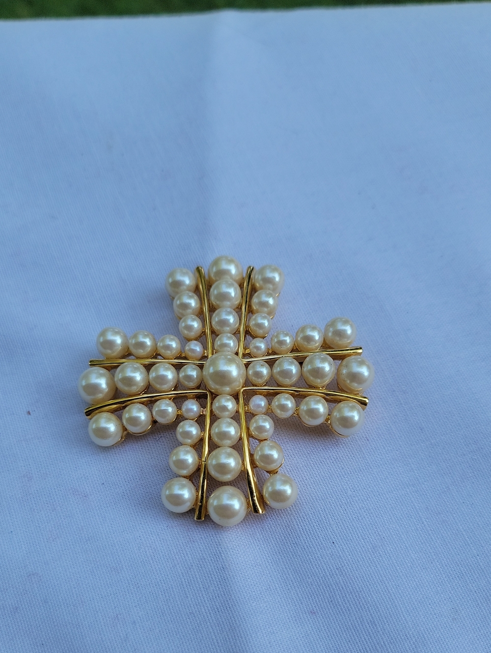 Vintage Joan Rivers Gold Tone Pearl Maltese Cross Brooch Faux Pearls